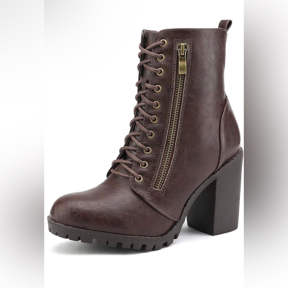 Lace up Brown Boots Ankle High w/ Zip Pocket, EUC No Callouts Sz. 6.5 Retails$44